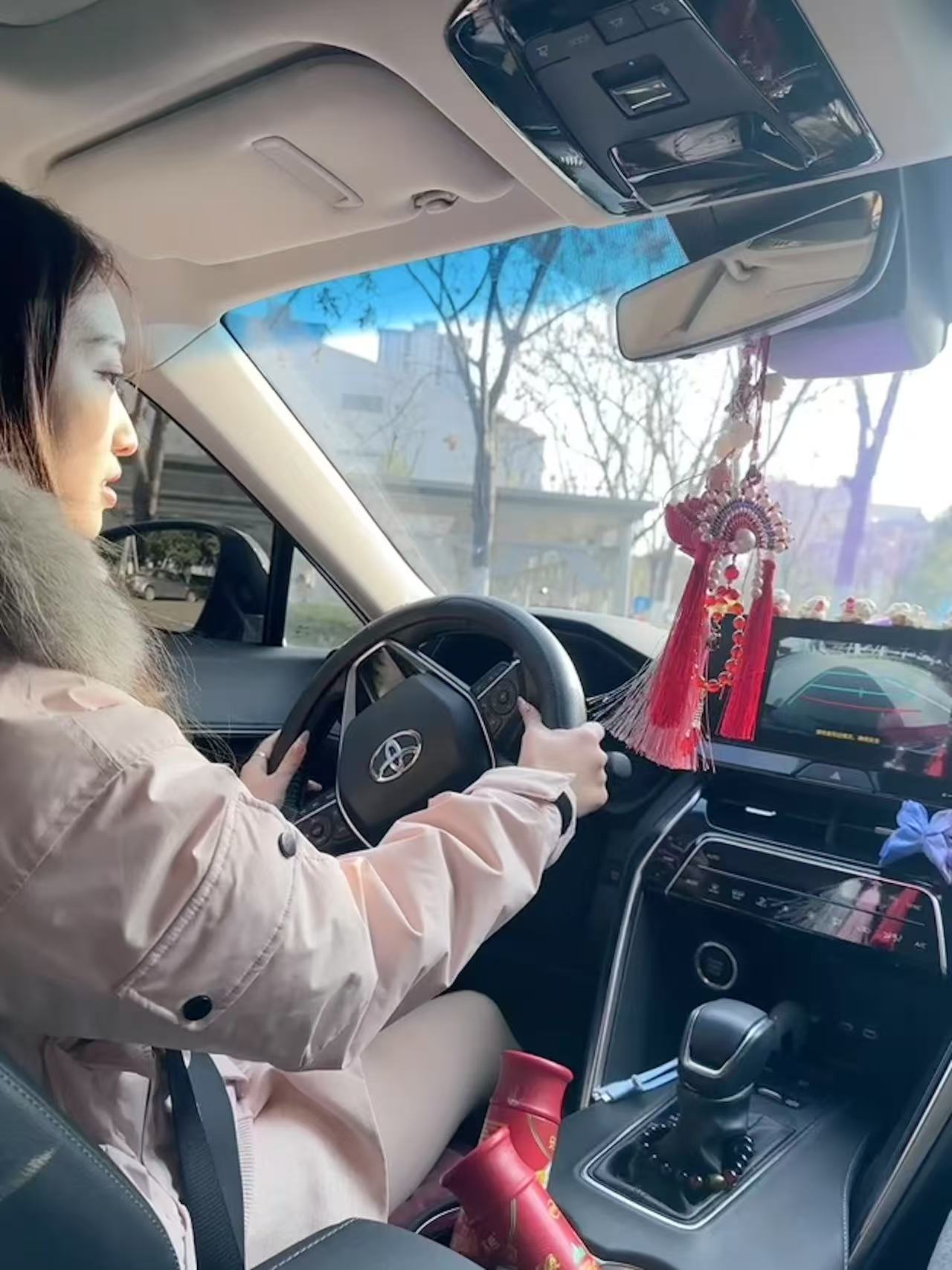她开我的车